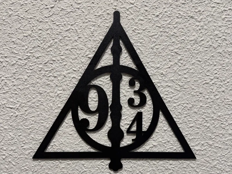 Deathly Hallows 9 3/4 Wall Art - Harry Potter