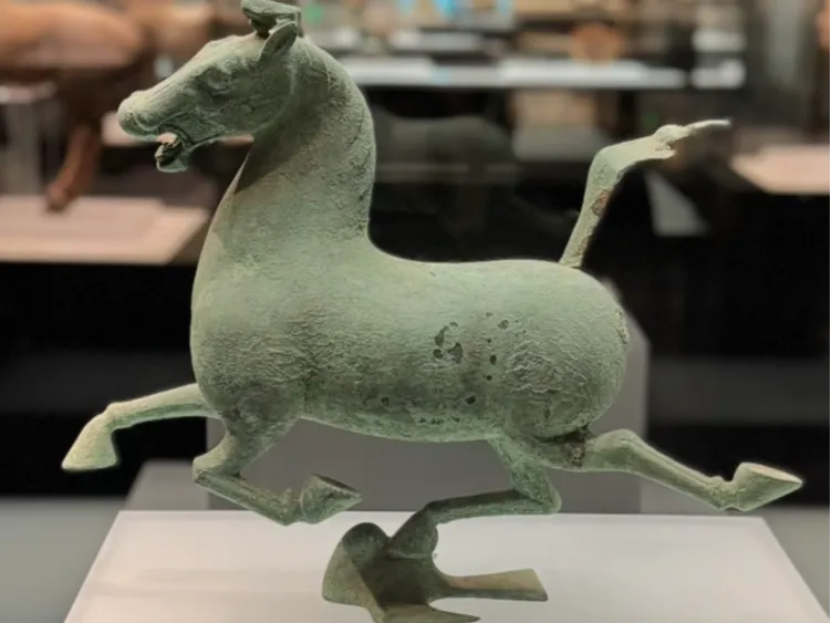 The Flying Horse of Gansu （马踏飞燕）