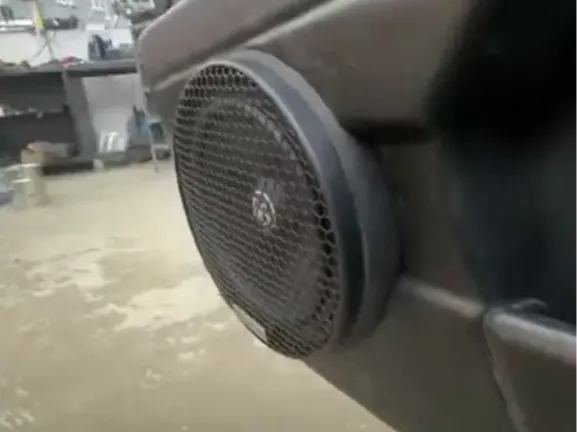Mercedes 190 (W201) Door Speaker Adapter – 6.5"