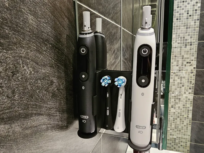 Oral-B IO dual toothbrush body and head holder