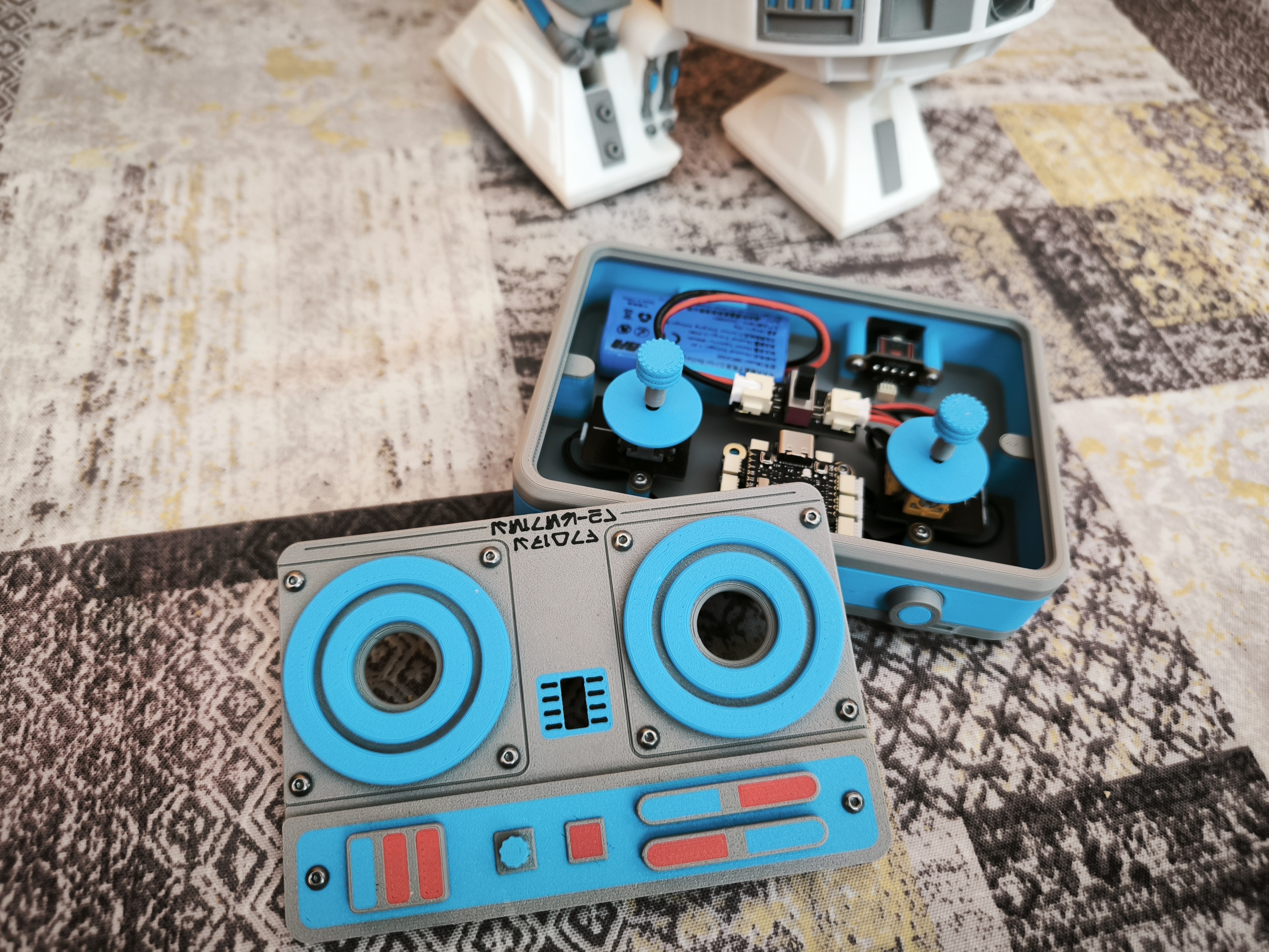 Miniatura 3 do modelo 3D Remote Control for Droid
