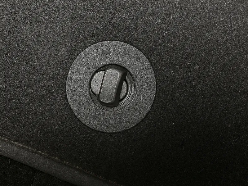 Clip di fissaggio tappetini auto – Ford VW