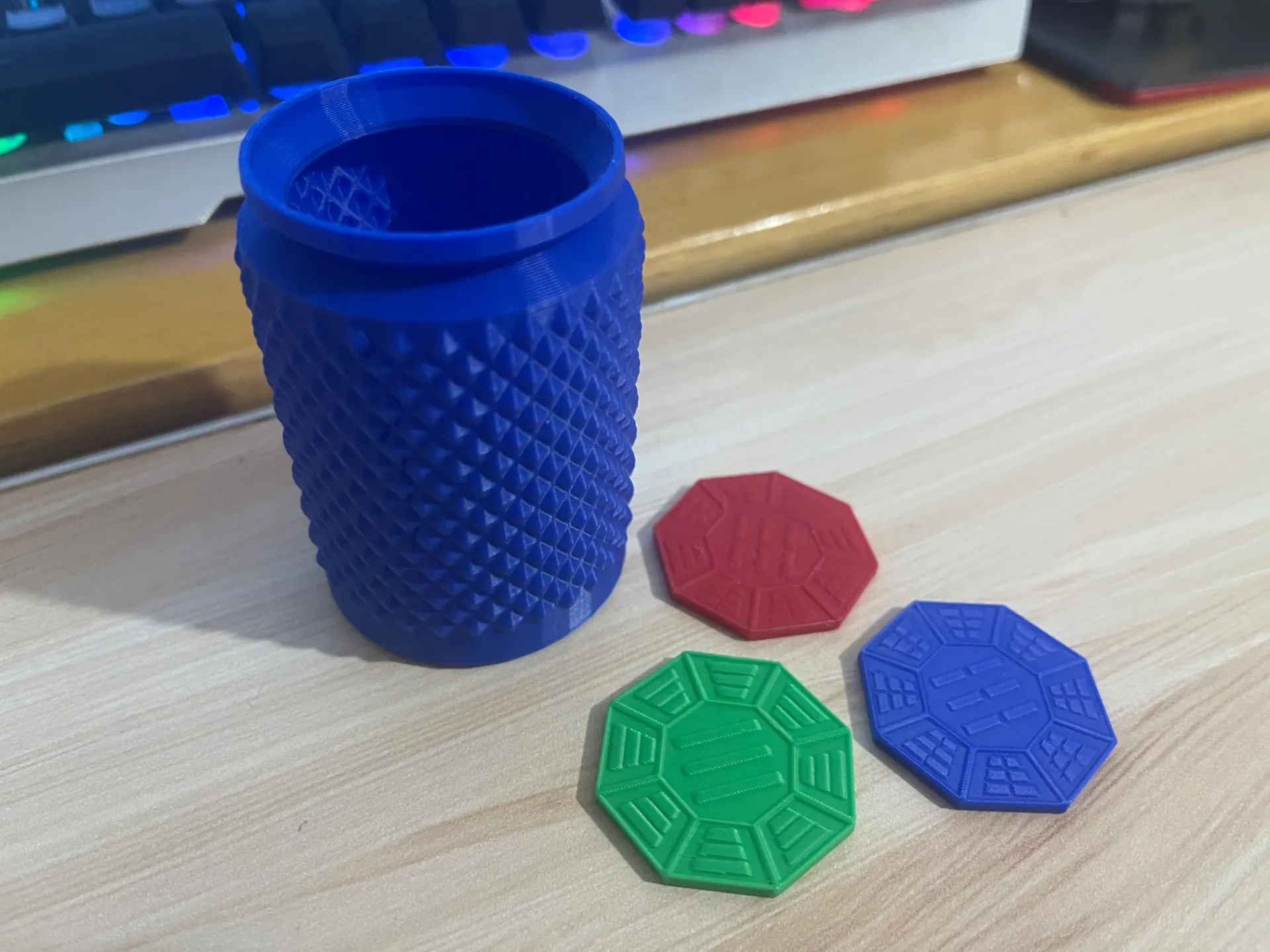 Miniatura 2 do modelo 3D 【原色卜币】周易卜卦快捷神器