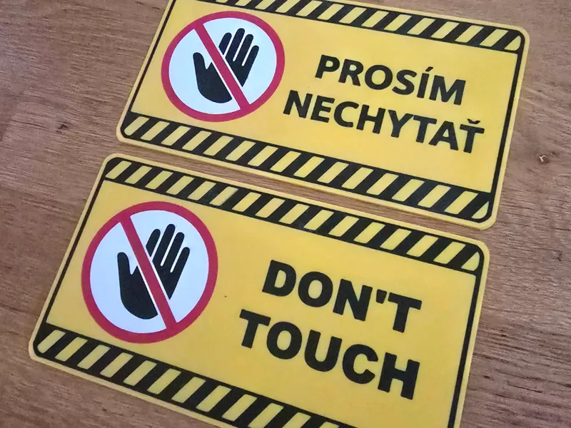 table do not touch in Slovak and English