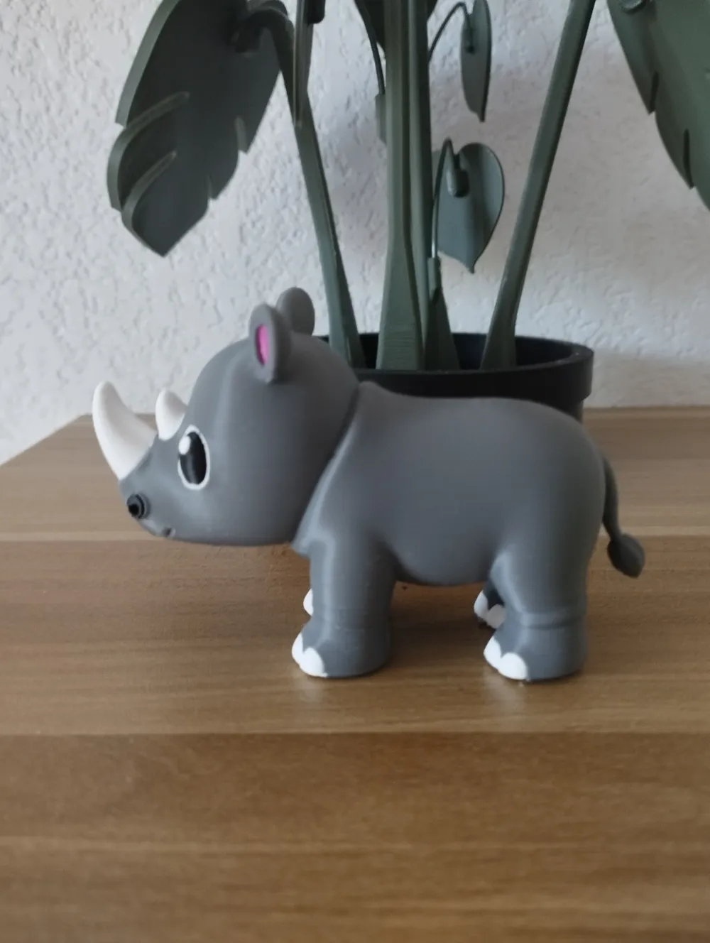 cute decorative rhinoceros - Free 3D Print Model - MakerWorld