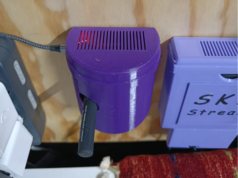 Case Hotspot DVMEGA a Parete
