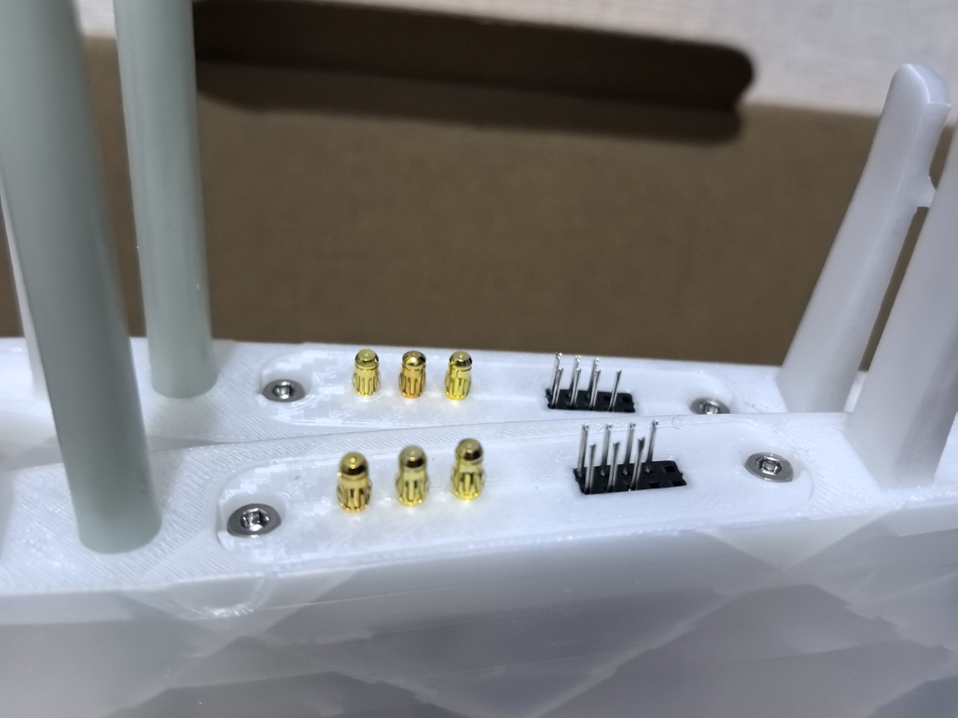 泰坦龙卷风V2的改进版机翼快拆连接器