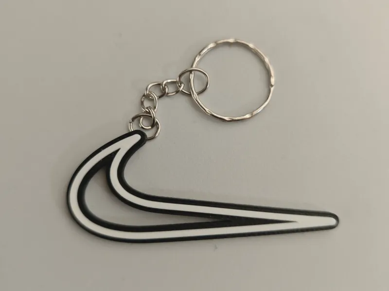 Llavero Nike minimalista