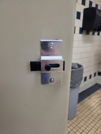 Verrou coulissant pour porte de toilettes — photo 3