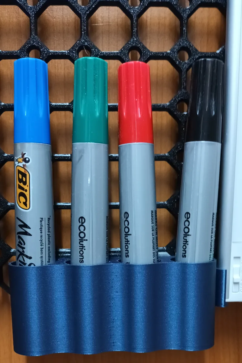 4 markers multiboard holder