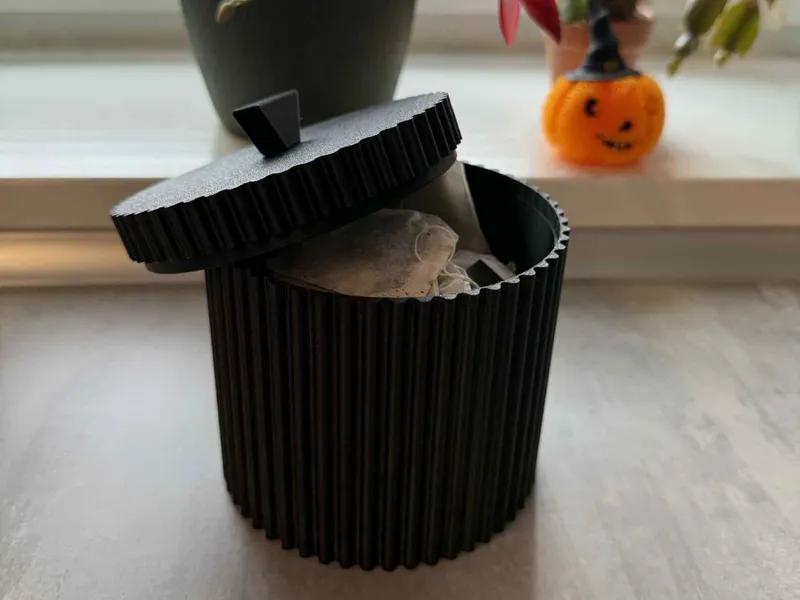 Modern tea container