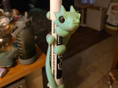 Adorable Bearded Dragon Straw/stethoscope buddy