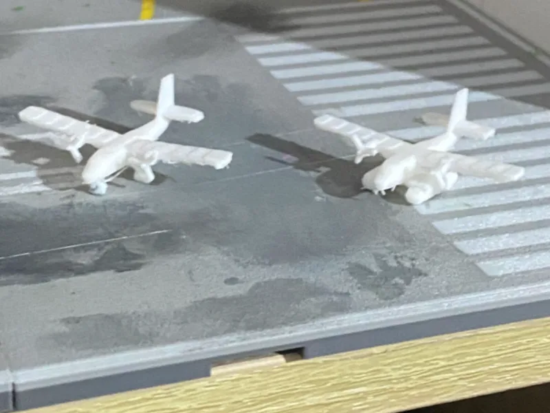 1:400 scale DHC-6 (twin otter) model