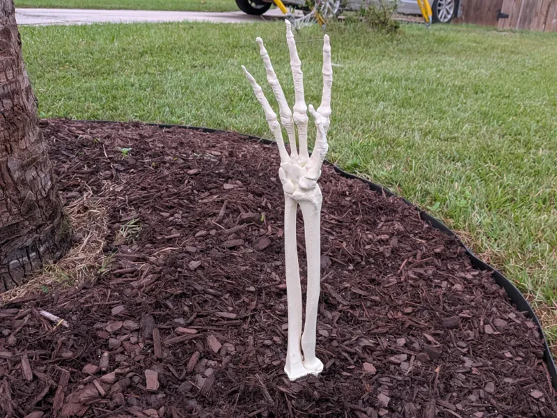 Skeleton Arm Lawn Decoration