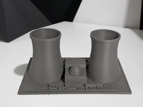 Centrale nucléaire avec tours de refroidissement
