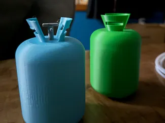 Refrigerant tank