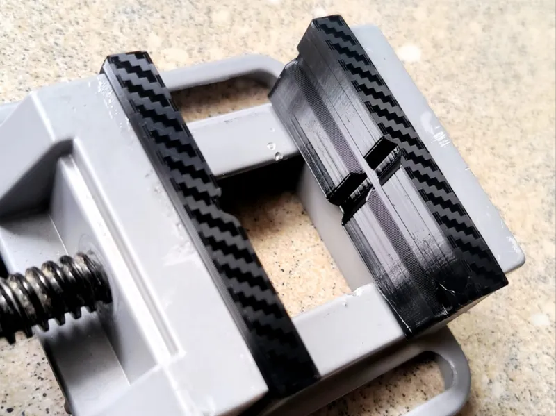 Bench vice jaw soft pads