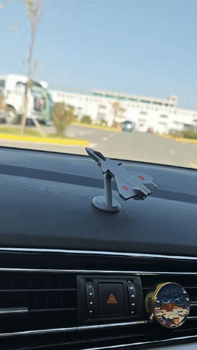 歼20S惯性摇摆车饰