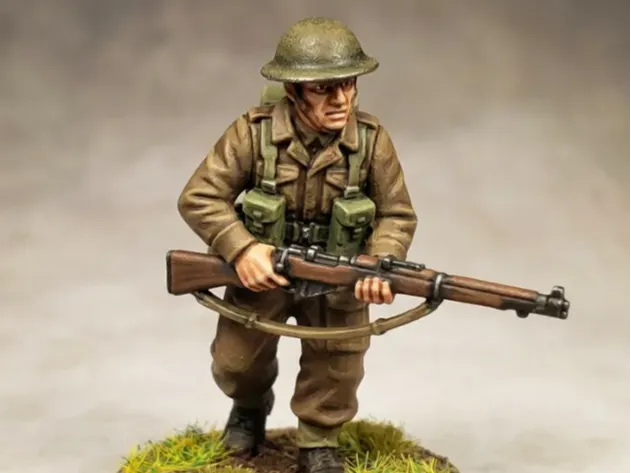 WW2 Soldier - British Infantryman With Rifle 28mm