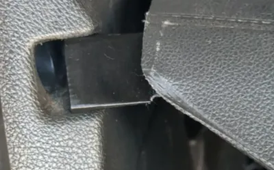 Opel Zafira-TrunkCover Repair