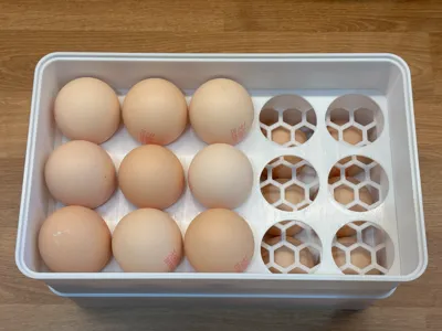 Stackable large capacity egg holder
