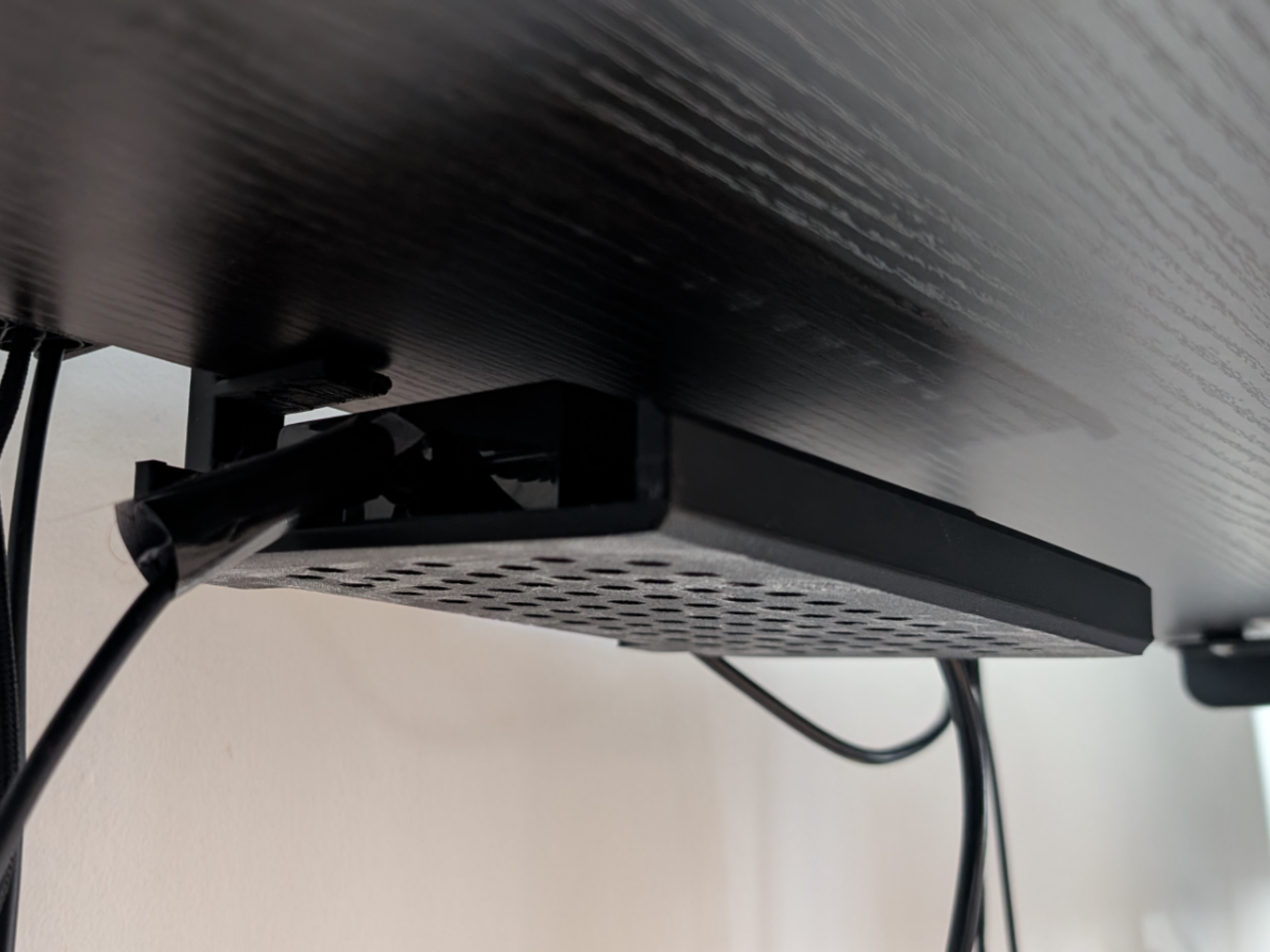 Under desk cable organizer
