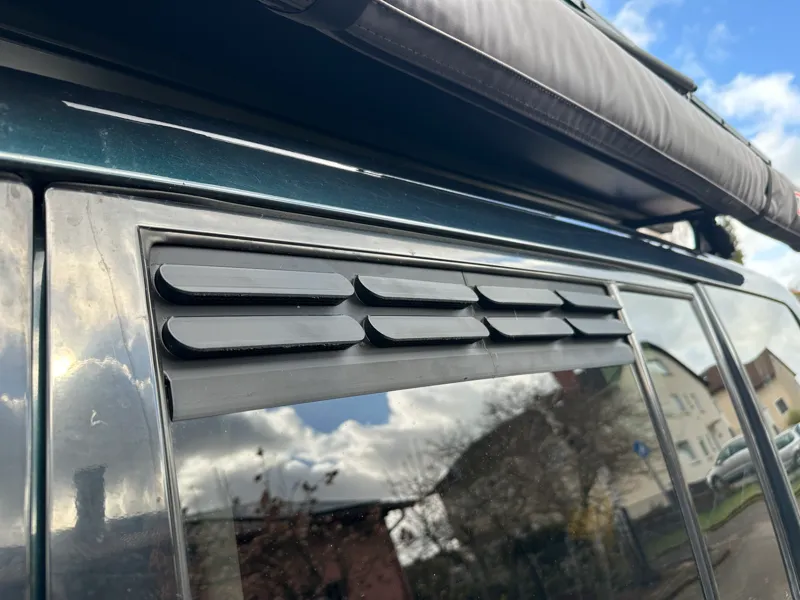 Mitsubishi Pajero 4 Rear Window Vents V80 Overland
