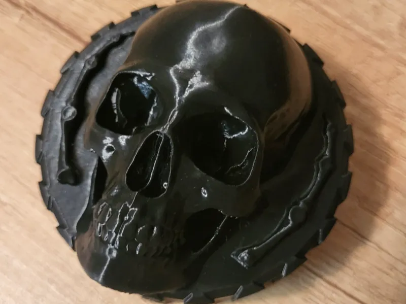 Suzuki Desperado 400 custom case cap with skull