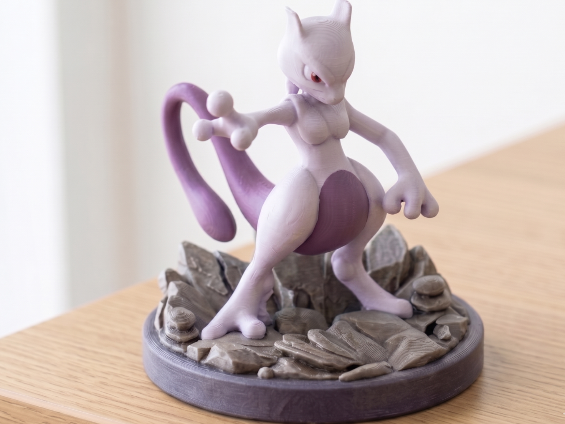 Mewtwo Diorama - Legendary Psychic Pose