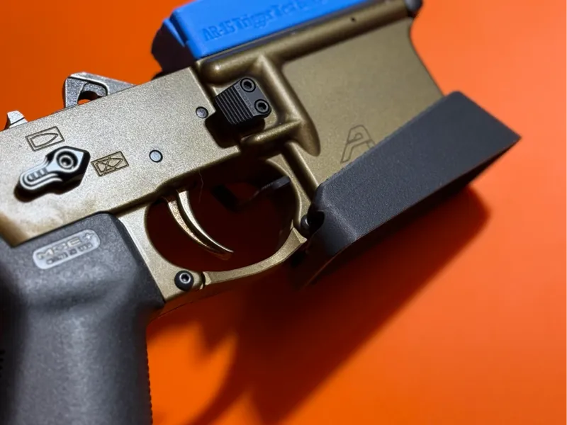 Flared Snap in AR15 Magwell