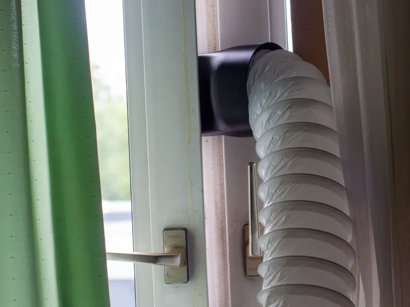 Tilt window exhaust for 10 cm ⌀ hose