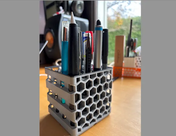 Porte-crayons/outils en nid d'abeille (base Gridfinity)