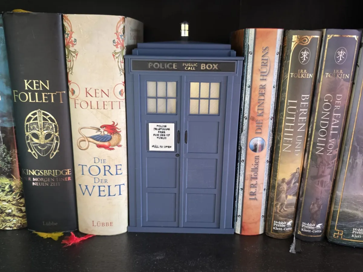 Tardis Kitaplık Süsü