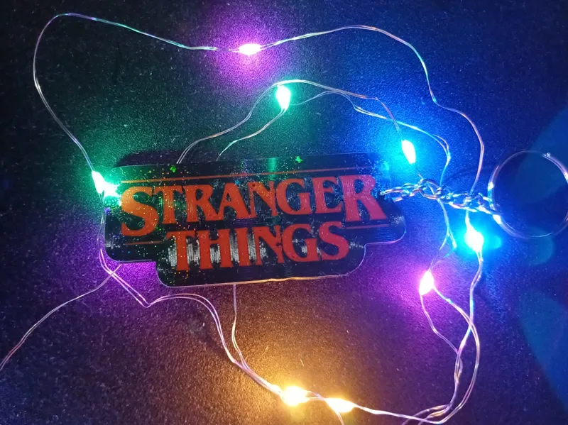 STRANGER THINGS LOGO KEYCHAIN