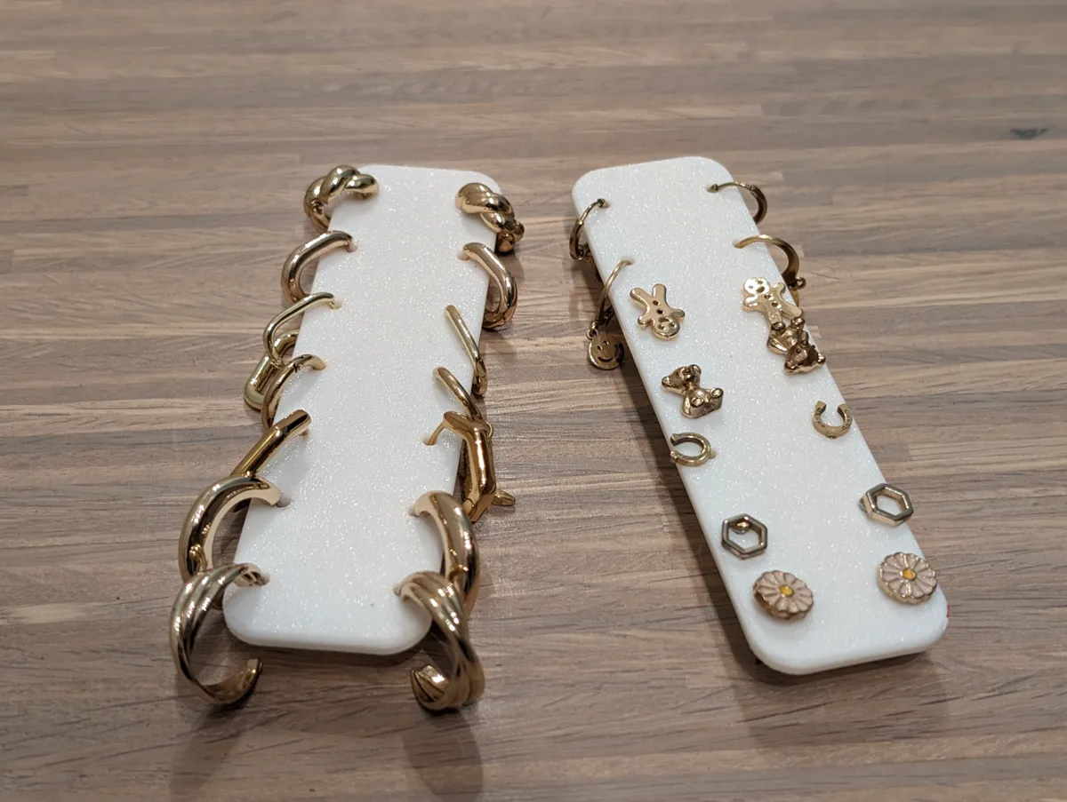 Organiseur minimaliste de boucles d'oreilles