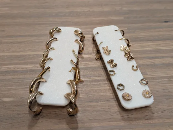 Organiseur minimaliste de boucles d'oreilles