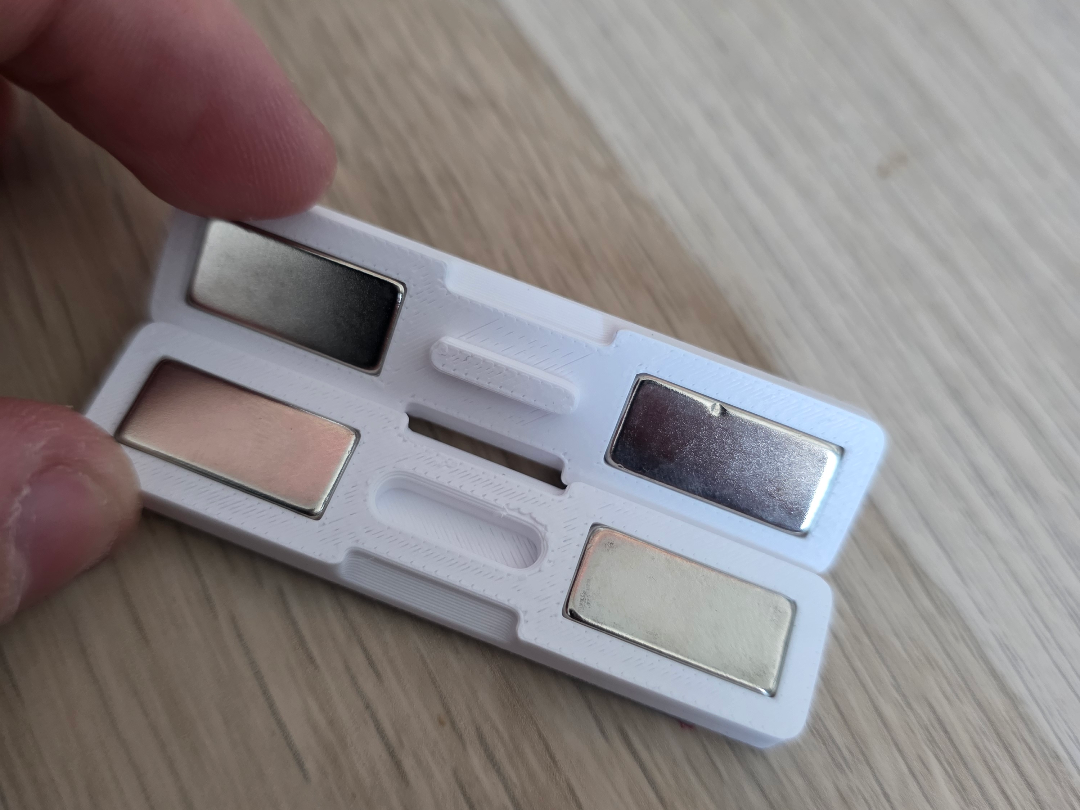 Support de moustiquaire magnetique