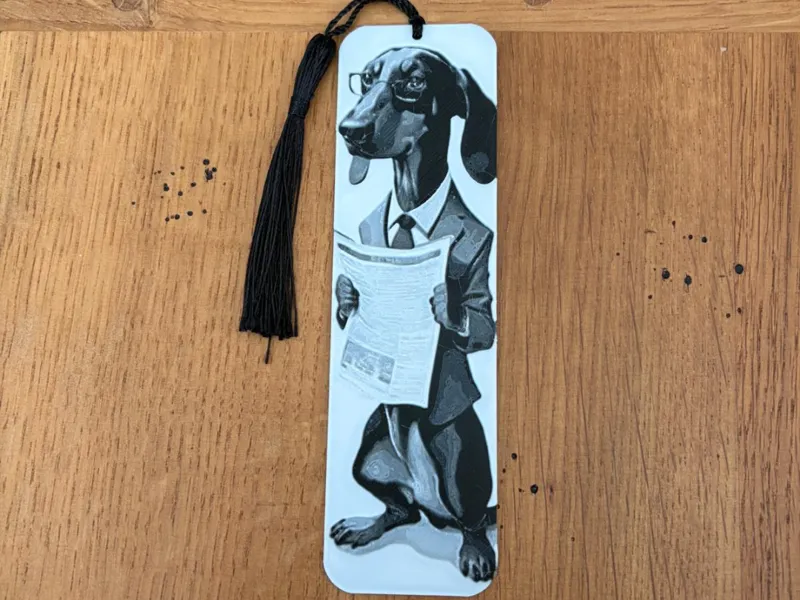 Marque-page chien teckel qui lit