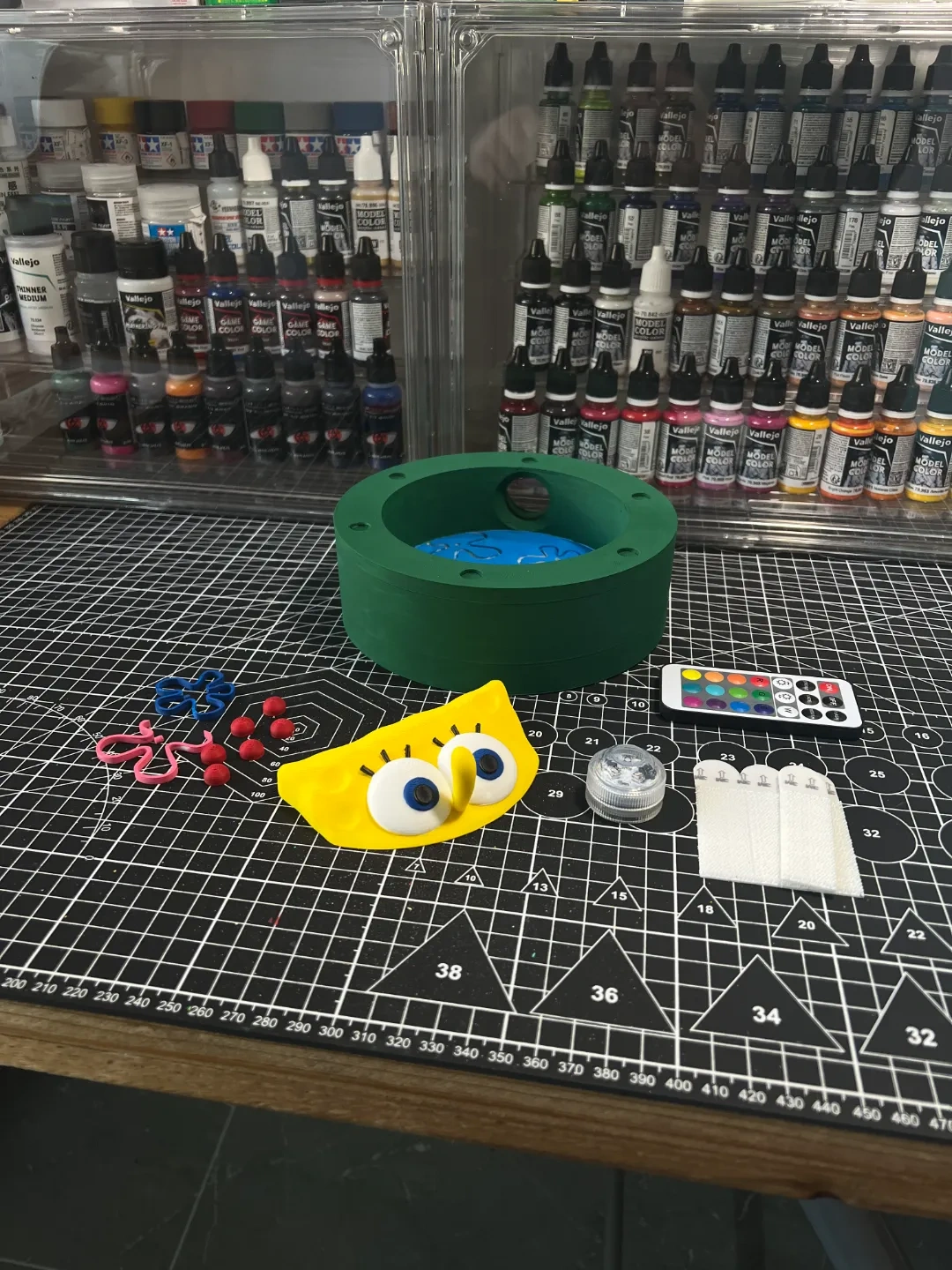 Miniatura 1 do modelo 3D Spongebob 海绵宝宝圣诞版无线控制壁挂氛围灯（无需插线）