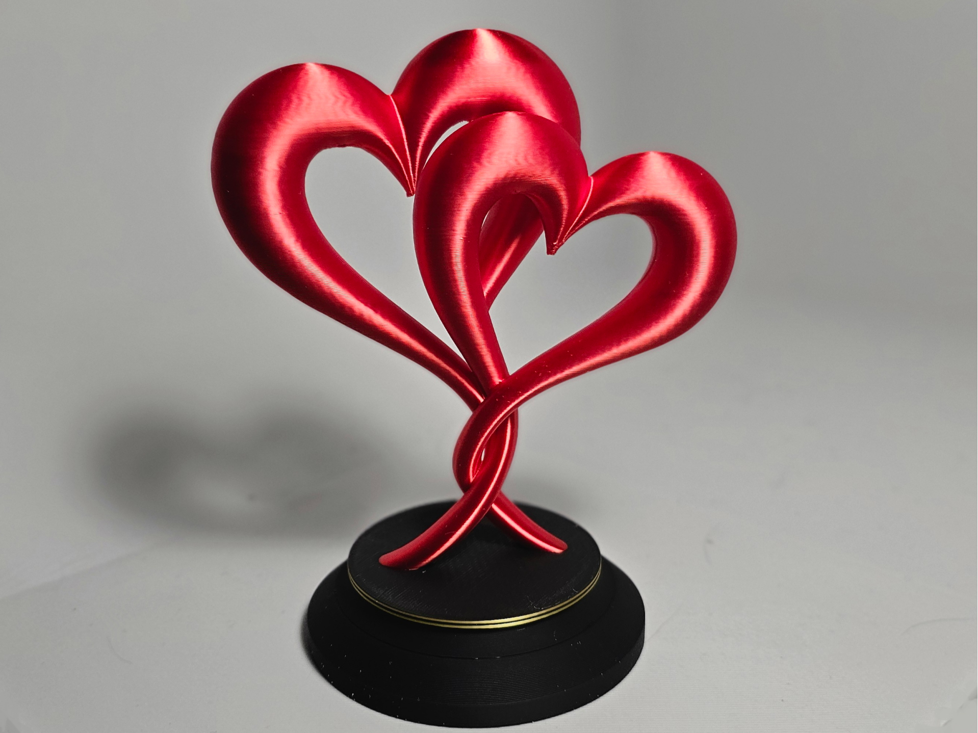 Intertwined hearts