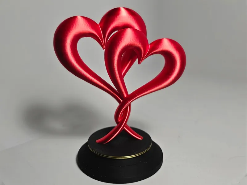 Intertwined hearts