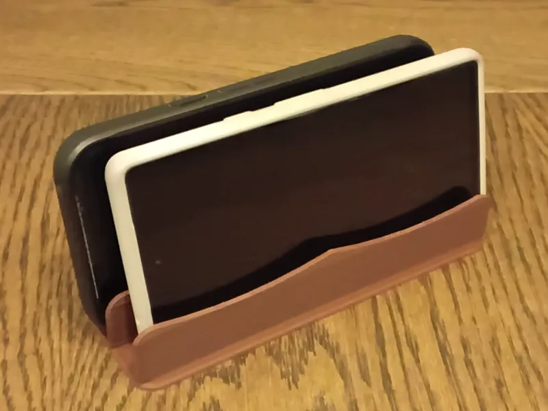 Minimalist No-Phone Dinner Stand