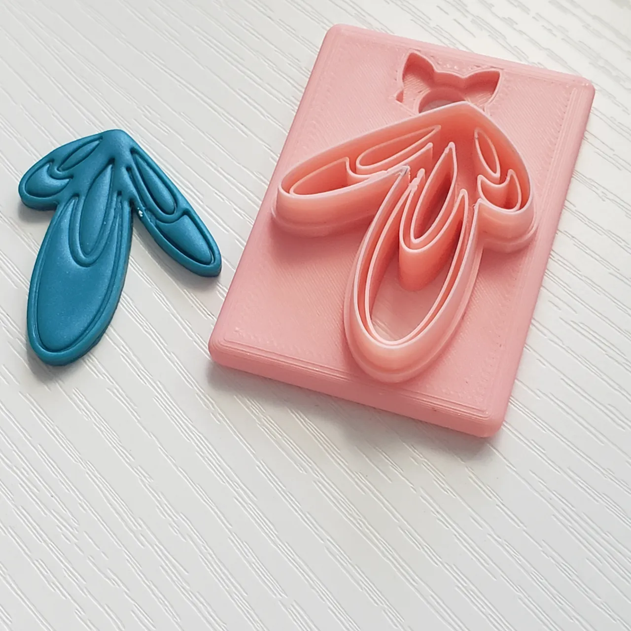 "Kailyn" Abstract Polymer Clay Earring Cutter view 4