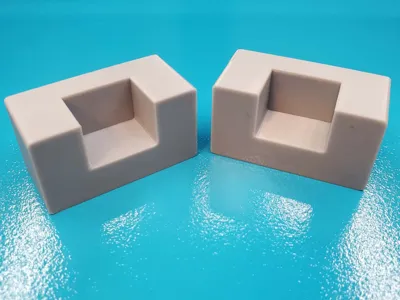Simple XMaxx battery spacers for Zee 9000mah lipos
