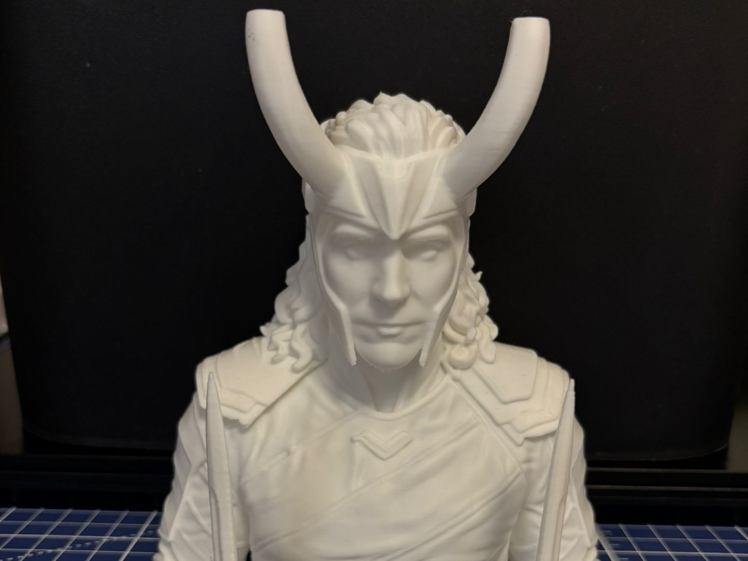 Loki buste