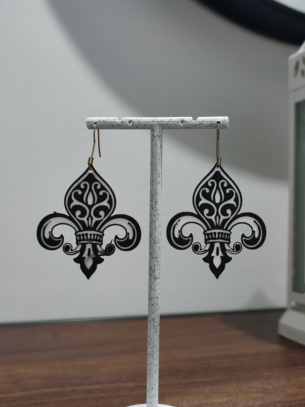 Aretes Flor de Lis Nocturna view 2