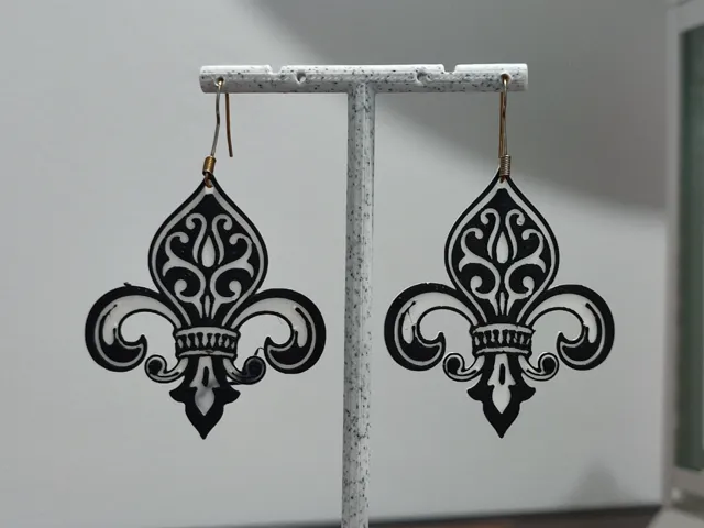 Aretes Flor de Lis Nocturna