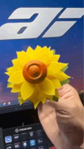 Sunflower Spiral Spinner Small Version - Free 3D Print Model - MakerWorld