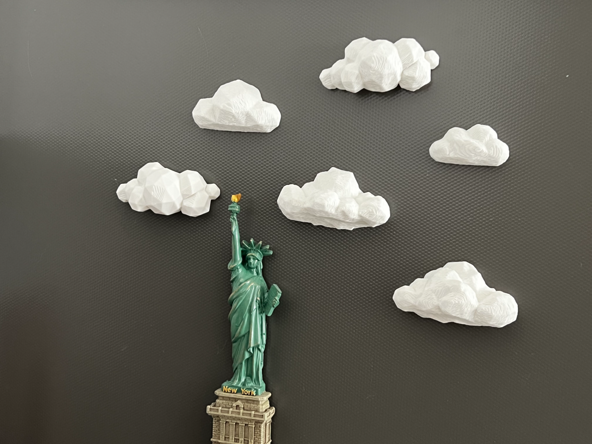 Low Poly Cloud Magnet 