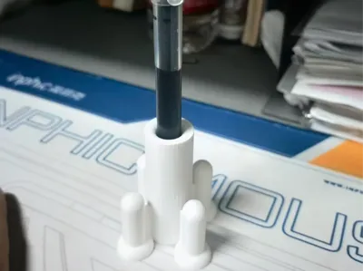 Simple Material-Saving Rocket Ballpoint Pen Desktop Organizer
